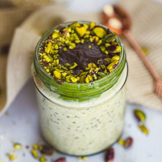 Pistachio Overnight Oats with Chocolate Layer